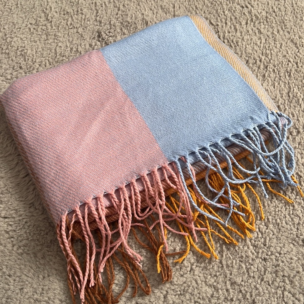 Colorful scarf - Picture 2 of 2